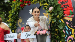 Júbilo real en el Desfile de las Carretas del Rocío  