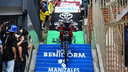 Valentina Roa y Sebastián Holguín dominan en el down hill urbano de la Feria de Manizales 
