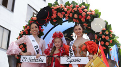 Un rocío de manolas brilló y recorrió la avenida Santander de Manizales 