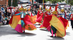 El Carnaval de Riosucio también desfiló en Manizales e hizo tributo a la Fiesta Brava 