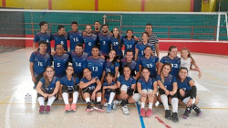 Alumnos y trabajadores integran equipo de voleibol