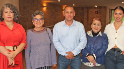 Entrega de reconocimiento a exrector de la Universidad de Caldas