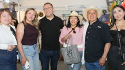 Visitantes en la Feria Artesanal de Manizales