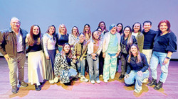 La comunidad Mujeres Con Ideales celebró sus 5 años de trayectoria asistiendo a la charla de la historiadora Diana Uribe