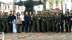 Homenaje a mujeres de la Policía en Caldas por su día