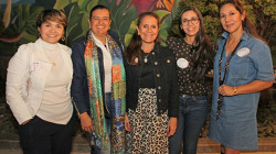 Cena de la comunidad de Mujeres Con Ideales en el restaurante A La Leña