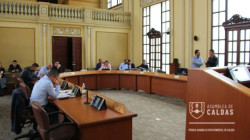 Triple suspensión a la elección de contralor de Caldas