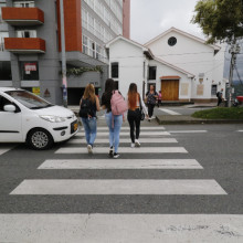 Aprenda a cruzar las cebras, recomendaciones para peatones y ciclistas