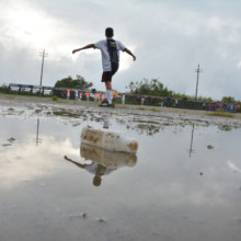 Inquietos por el mal estado de la cancha de Fátima 