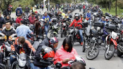 Motociclistas protestan por supuesta alza del precio del SOAT