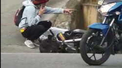 Hermanos chocaron en moto, contra camión parqueado, y uno murió en la Panamericana