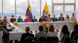 Suiza acepta acompañar los diálogos de paz entre Colombia y el Eln