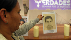 Petro pide perdón por "genocidio" paramilitar