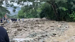 Vía Manizales - Medellín, cerrada por fuerte deslizamiento cerca a la entrada de Marmato