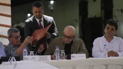 Gobierno y el Eln preparan reinicio mañana de diálogos de paz en Caracas