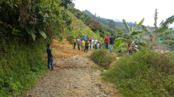 Comunidad rural en Anserma lleva dos meses con la vía tapada