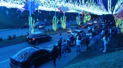 Olas de espectáculo luminoso en la Glorieta San Rafael