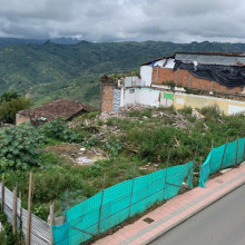 Lotes que dañan la cara de la Plaza Robledo de Anserma