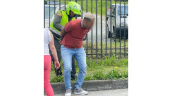 Intentó robar pollos congelados en Manizales y casi lo linchan