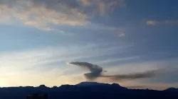 Reportan emisión continua de ceniza del Volcán Nevado del Ruiz