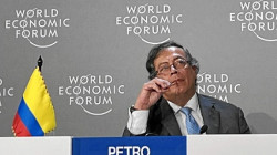 Petro dice que turismo y energías limpias pueden reemplazar dependencia de fósiles