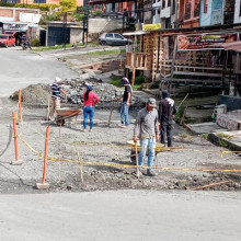 El deterioro de la vía del barrio La Pradera de Villamaría llevó a que la arreglaran