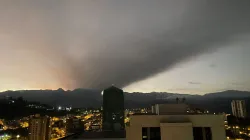 Vientos removilizan ceniza depositada en el Volcán Nevado del Ruiz 
