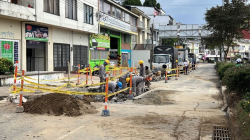 Habilitan un carril de la avenida Paralela, sentido estadio-centro