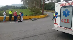 Llanta de un camión golpeó una moto en la vía Manizales-Alto de Letras