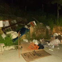 Disgustados por escombros en la vía en el barrio Norman Ruiz de Pácora