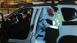 Estaba con su hija, de 20 meses, de madrugada, comprando vicio en La Galería