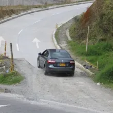 Piden terminar entrada de vehículos en conjuntos de Bella Suiza