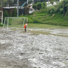 Reclaman mantenimiento: el descuido se apoderó de la cancha de Minitas
