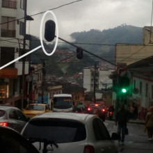 Pasan los días y los semáforos de San Jorge, sin funcionar 