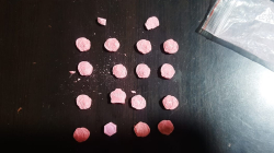 Llevaba droga sintética y ofreció dinero para evitar captura en CAI del Cable