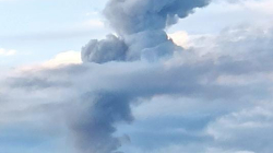 Así se vio en Manizales la emisión de ceniza de este martes en el volcán Nevado del Ruiz