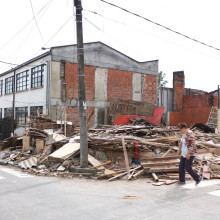En el barrio San José de Manizales están expuestos al saqueo tras desplome de una vivienda
