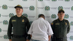 Quería enredar al adulto mayor en La Enea diciendo que era policía