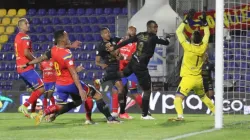 El Once Caldas perdió por falta de definición y un penal dudoso pitado por el VAR