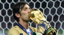 El italiano Gianluigi Buffon se retira a los 45 años y pone fin a una carrera legendaria