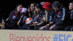 Una multitud recibe con júbilo a la Selección Colombia Femenina en Bogotá