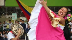 En la Escuela Normal Superior de Caldas celebran la democracia