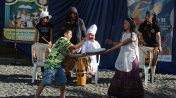 Desfila el teatro intercolegiado en la inauguración de su Festival en Manizales