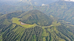Previenen e informan sobre la actividad sísmica del volcán Cerro Machín 