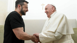 El papa advierte al G7 del uso de la IA en las guerras y pide prohibir las armas autónomas