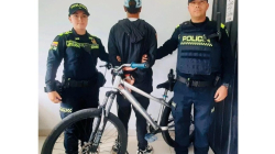 Manizales: Iba en una bicicleta robada y lo detuvieron  