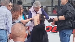 En intento de robo en Plaza de Bolívar de Manizales le clavaron un cuchillo en el tabique