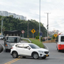 Infringen la norma con el giro en U en la intersección de la Estación Uribe en Manizales