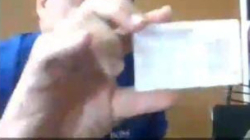 Lo detuvieron por decirle a policía: Colabore para que no se lleven la moto, tenga $50 mil