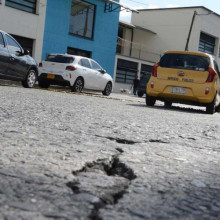 Comunidad solicita reparación del asfalto en vía del barrio San Jorge de Manizales